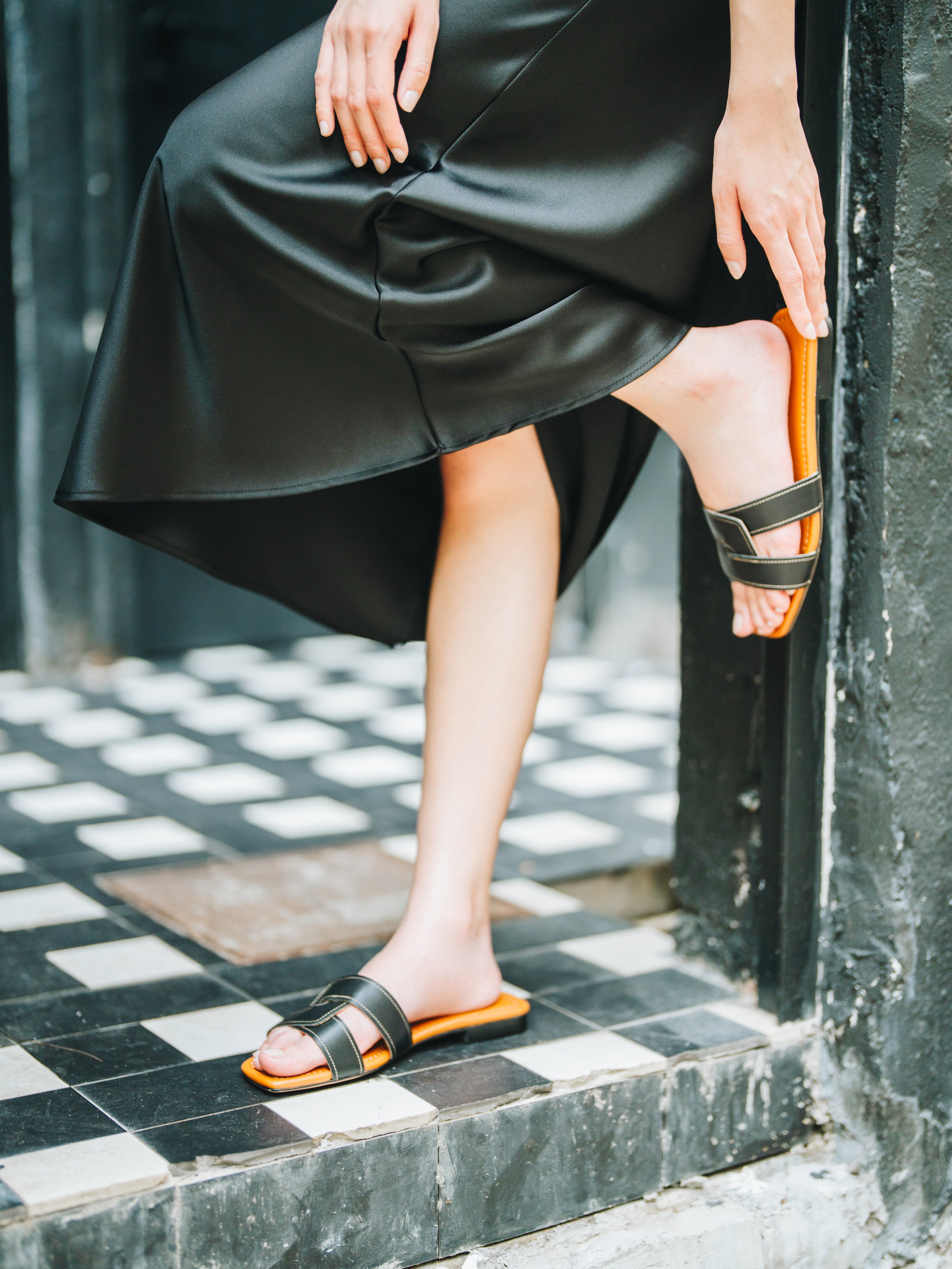 RESERA Sandals - Black