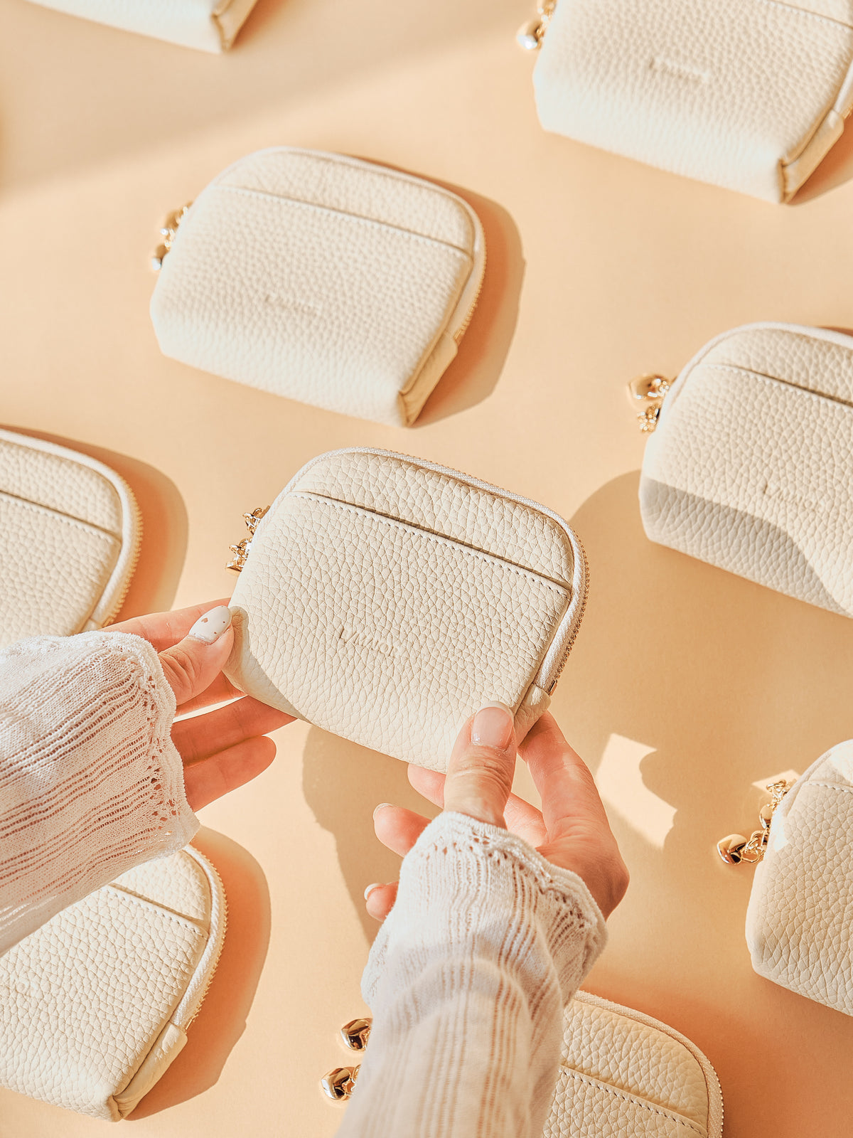 B/MAJOR White Leather Pouch✨