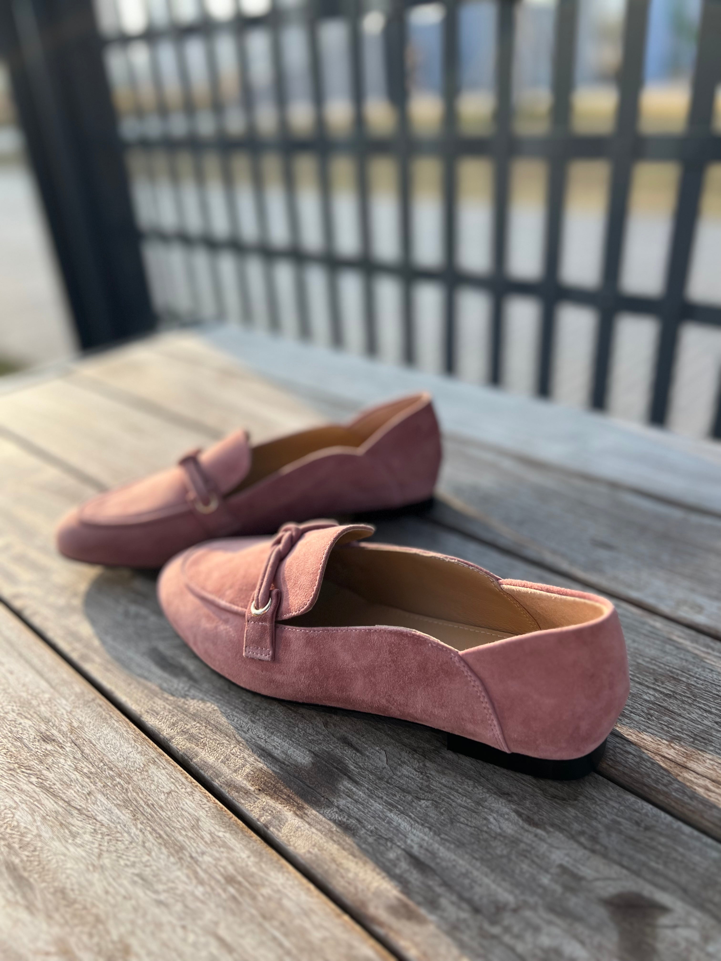 RILA Loafers - Pink Suede