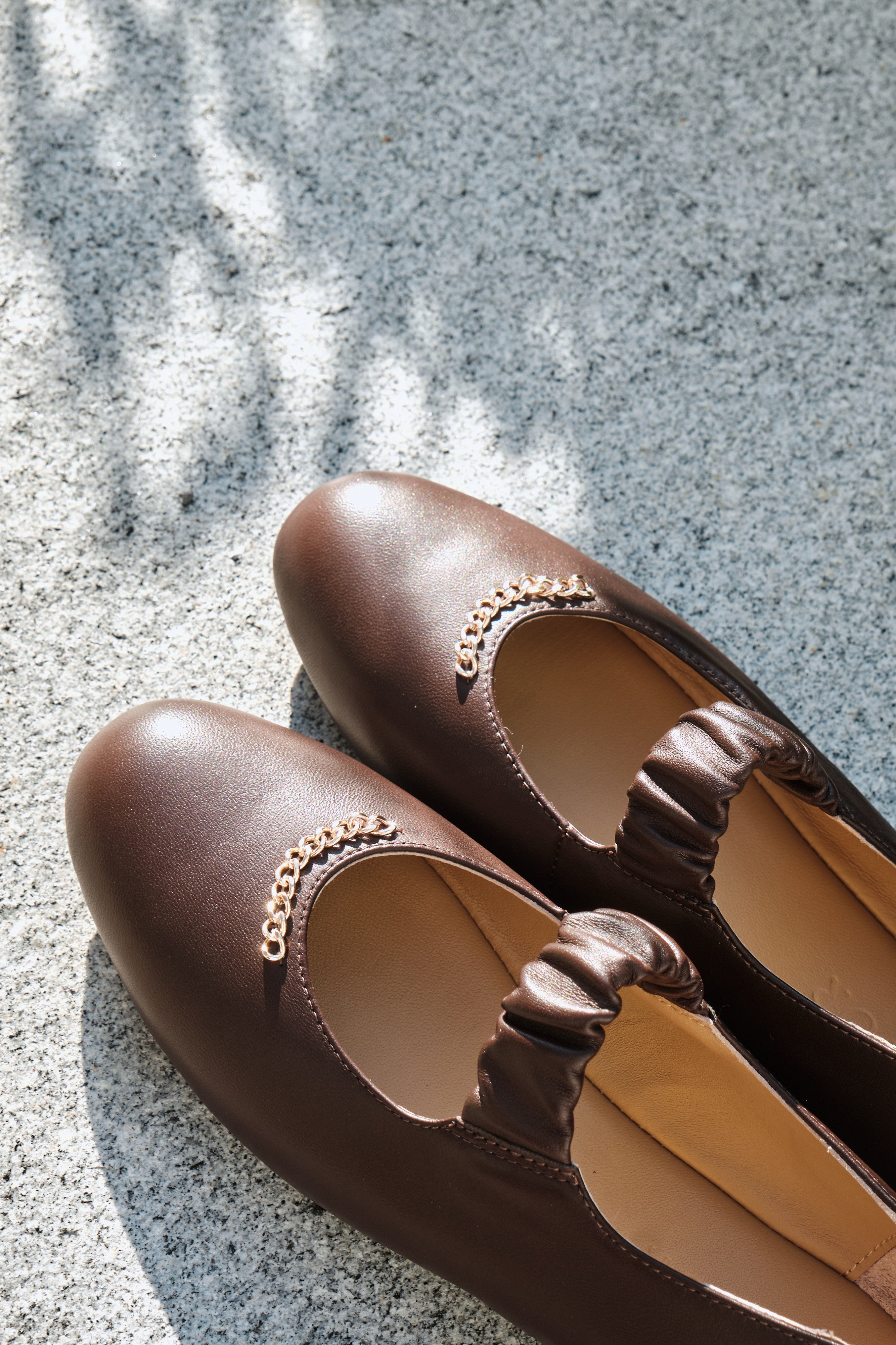 CORA Flats - Brown
