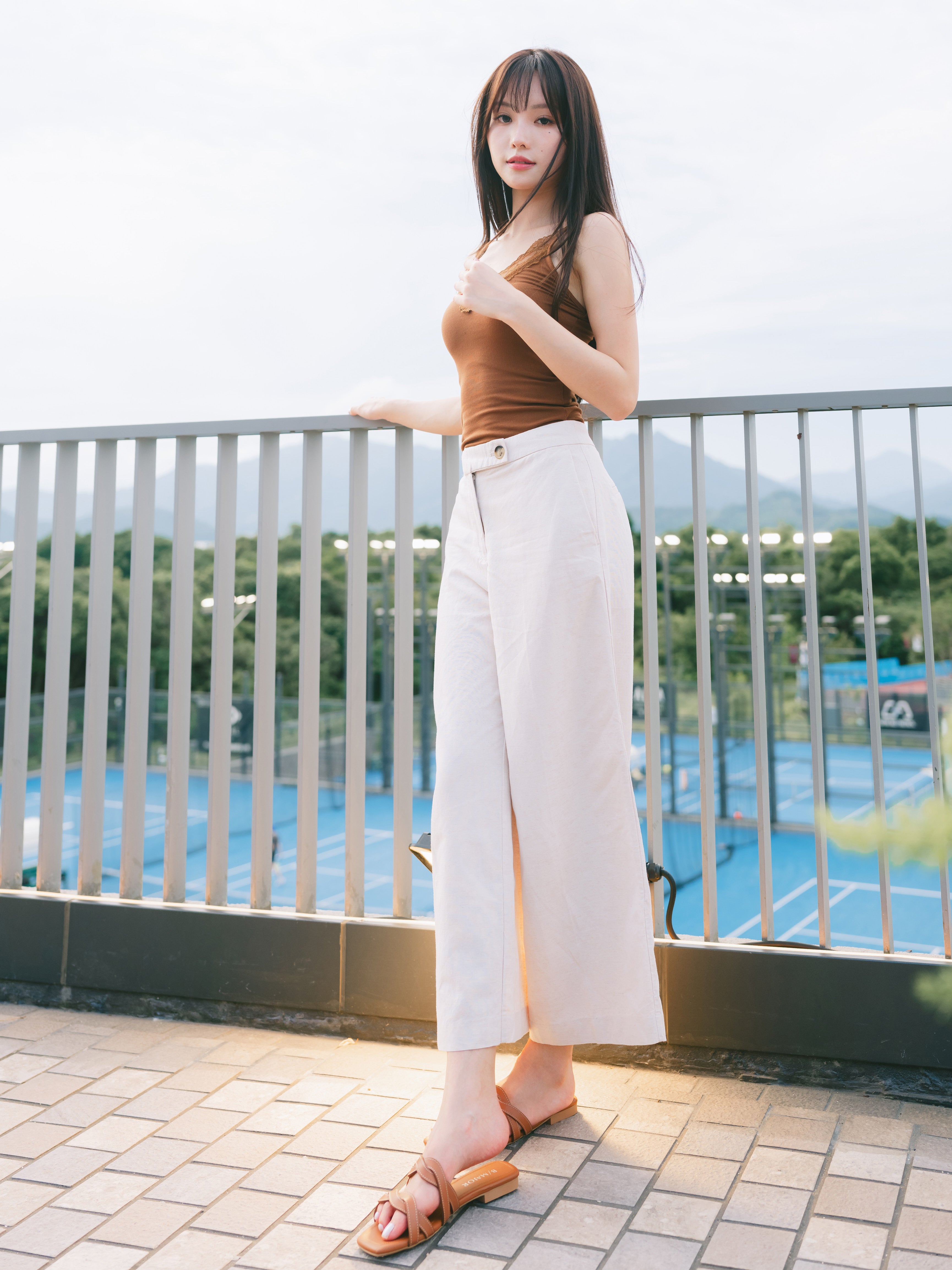 LUCIA Sandals - Brown