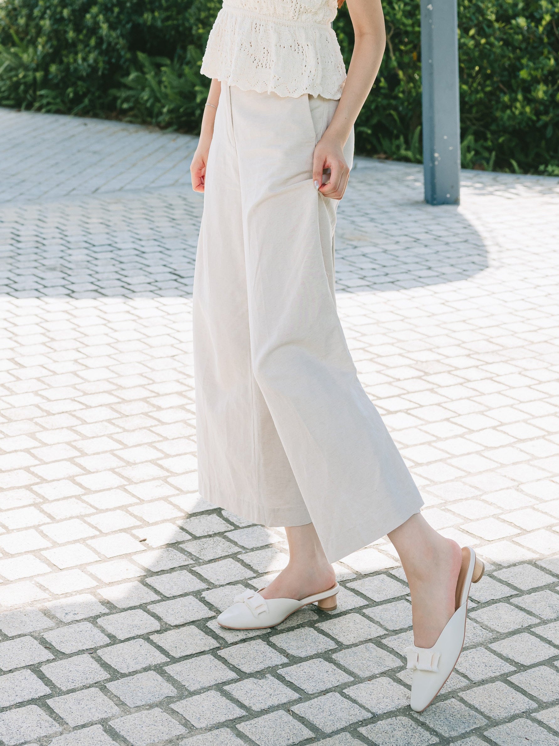 ASHLEY Mules - White