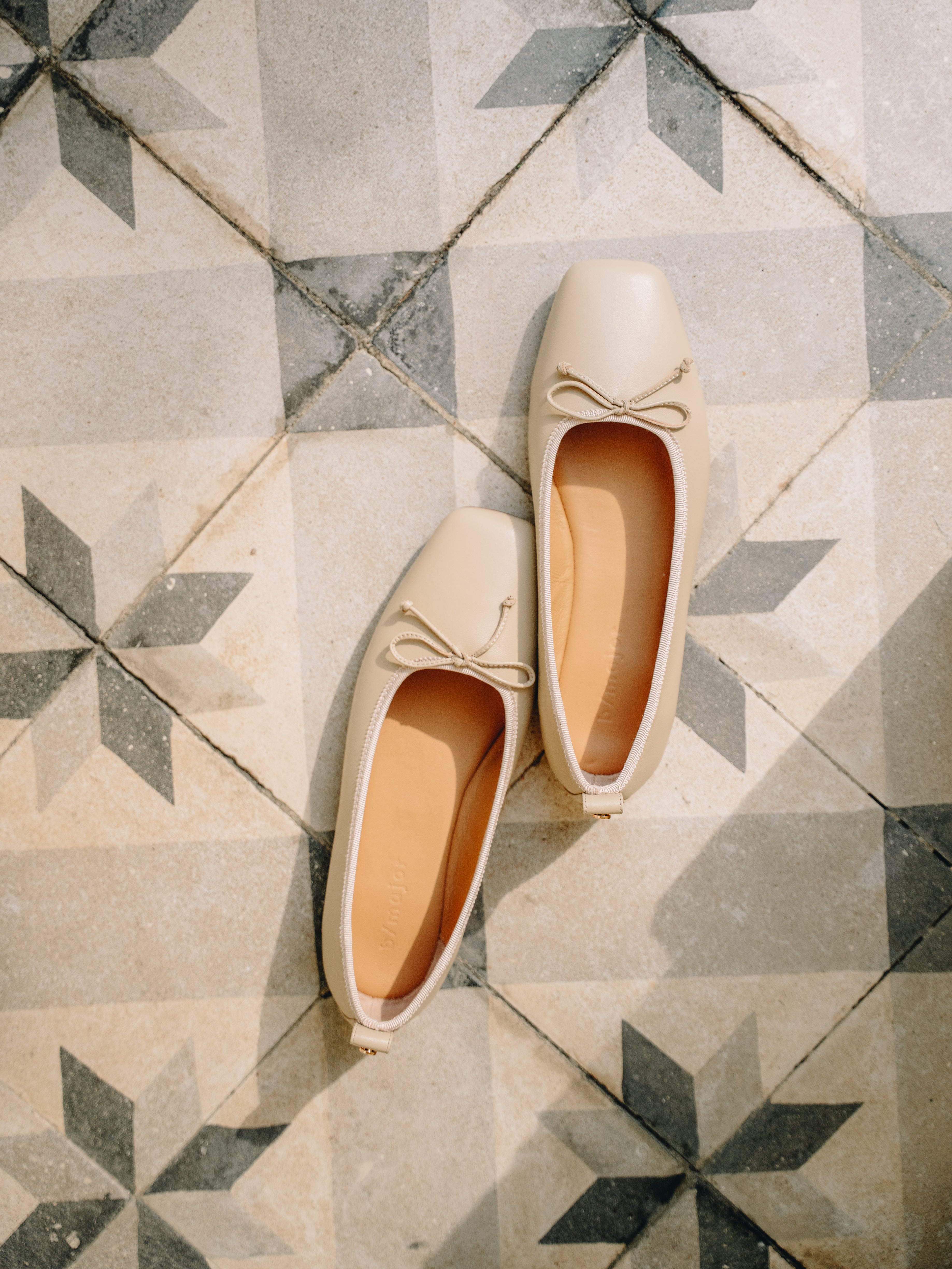 CAMI FLATS - Beige