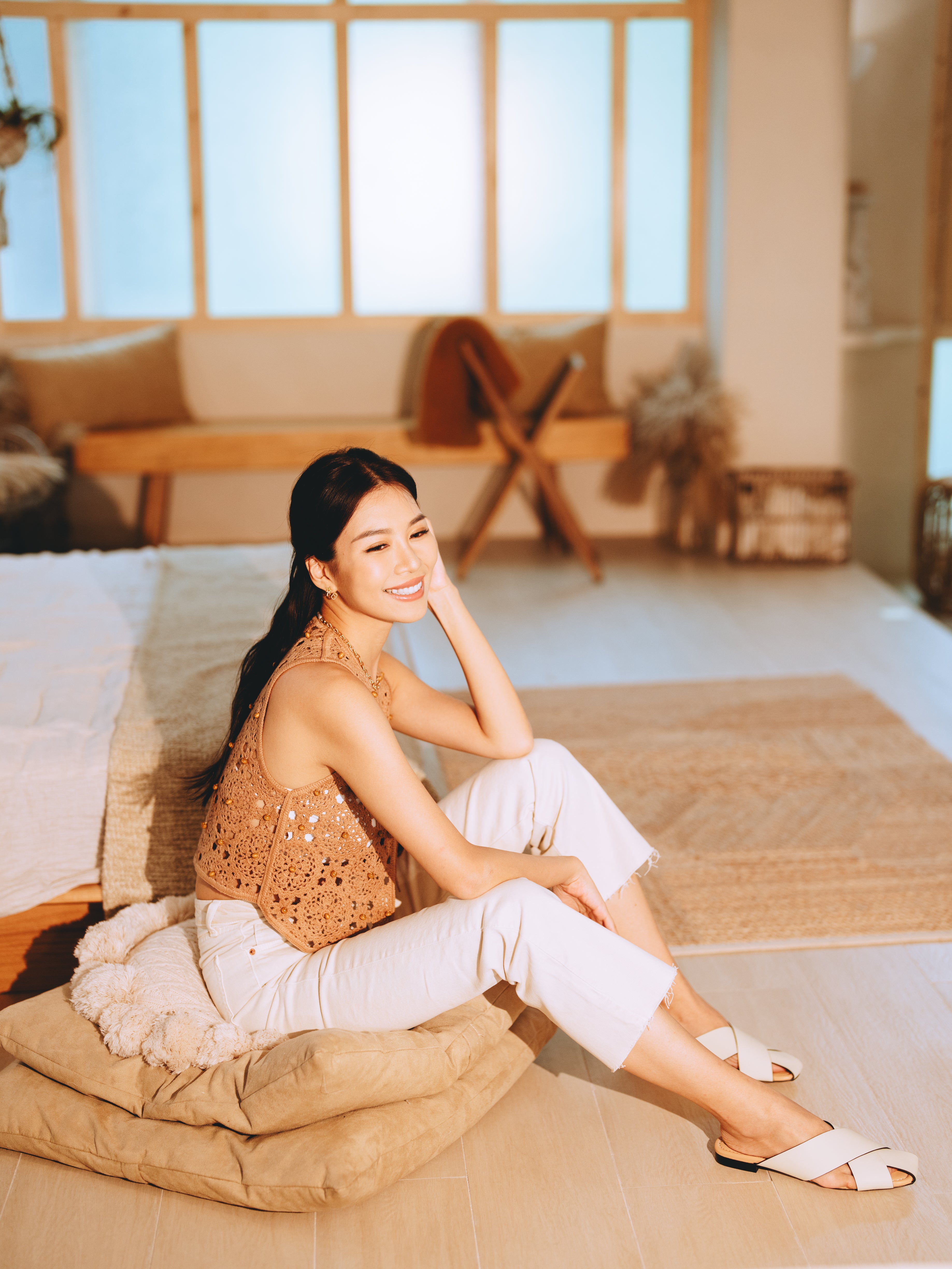 EVIA Sandals - White