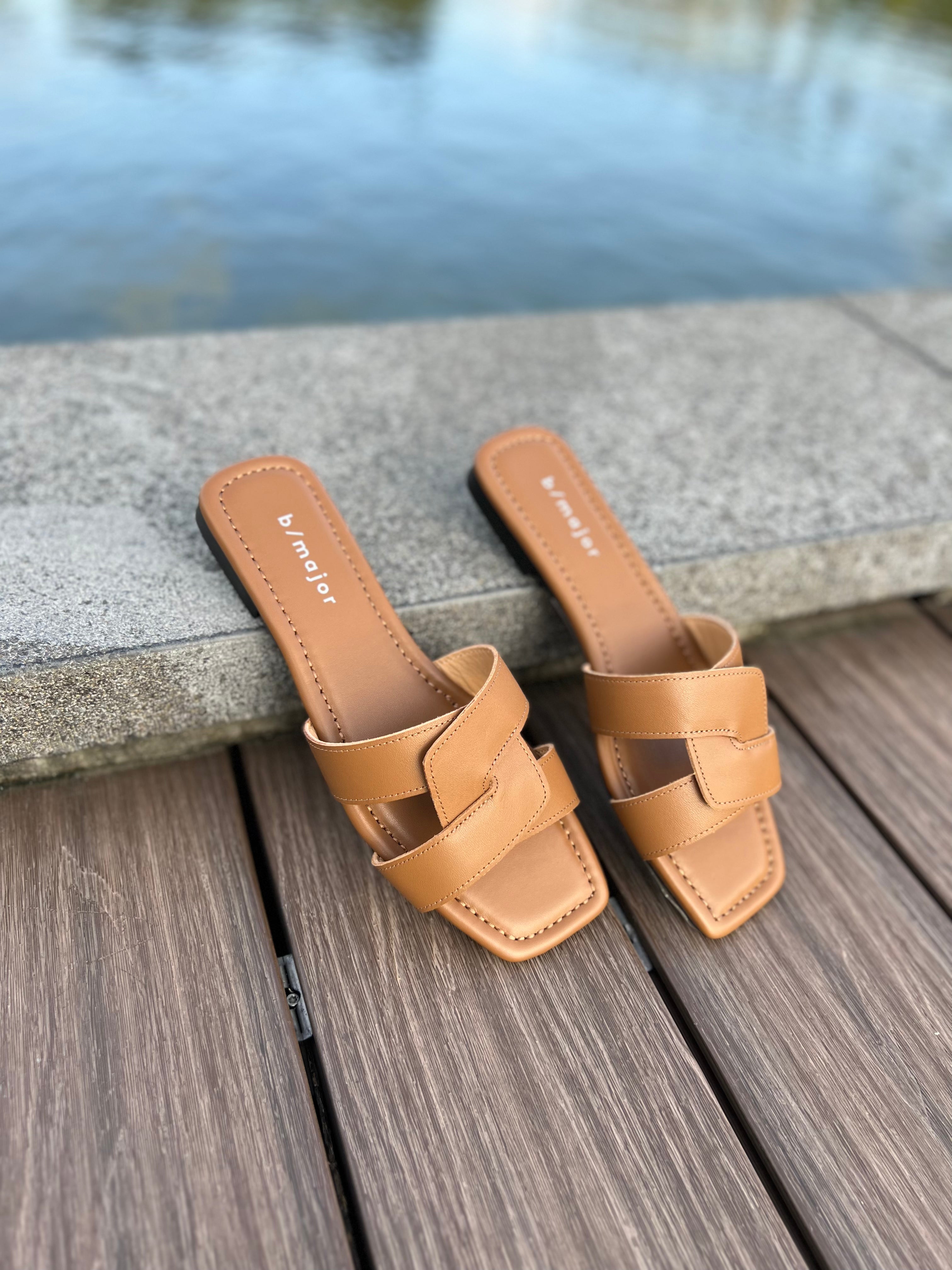 RESERA Brown