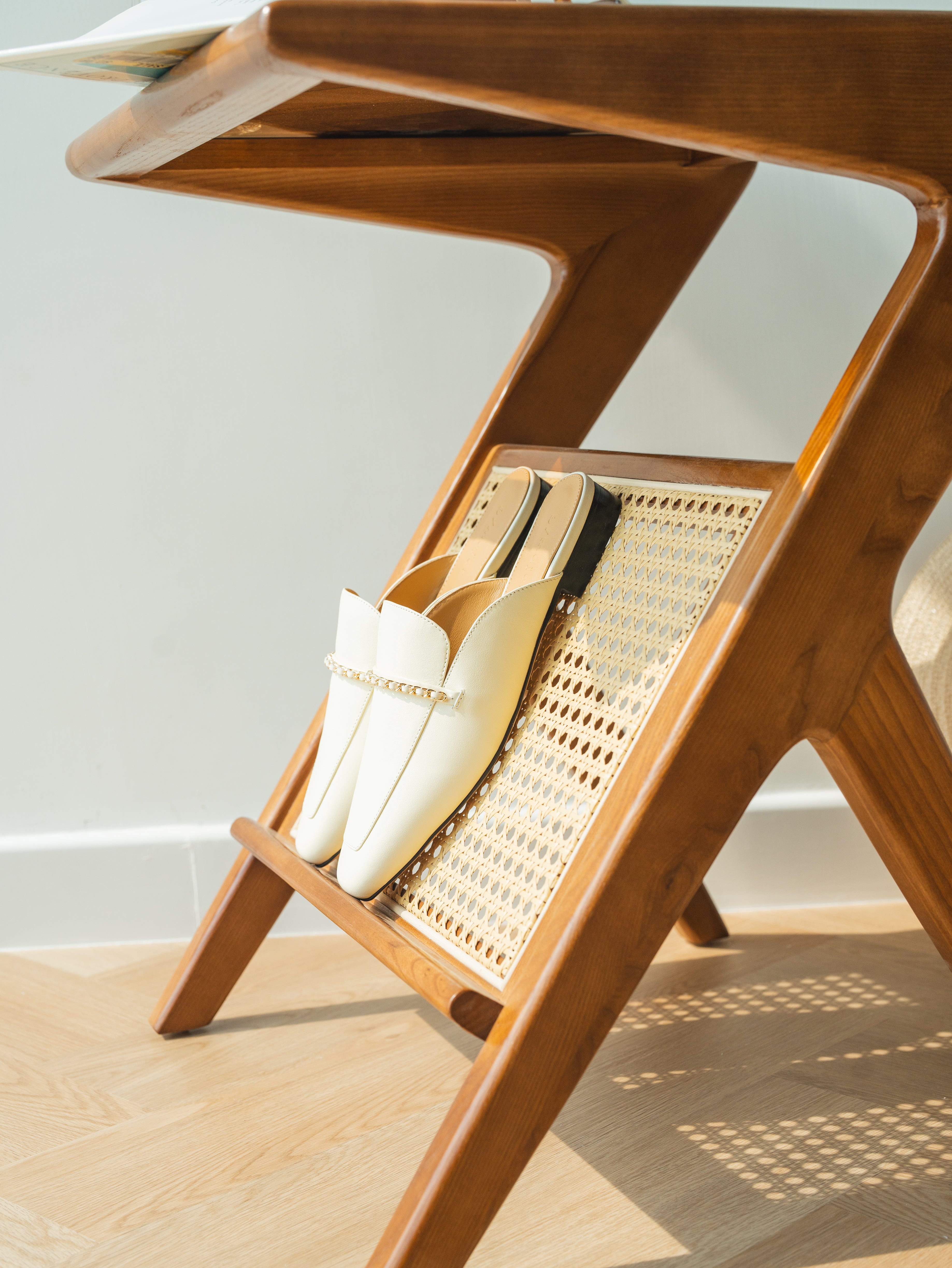HANA Mules - White