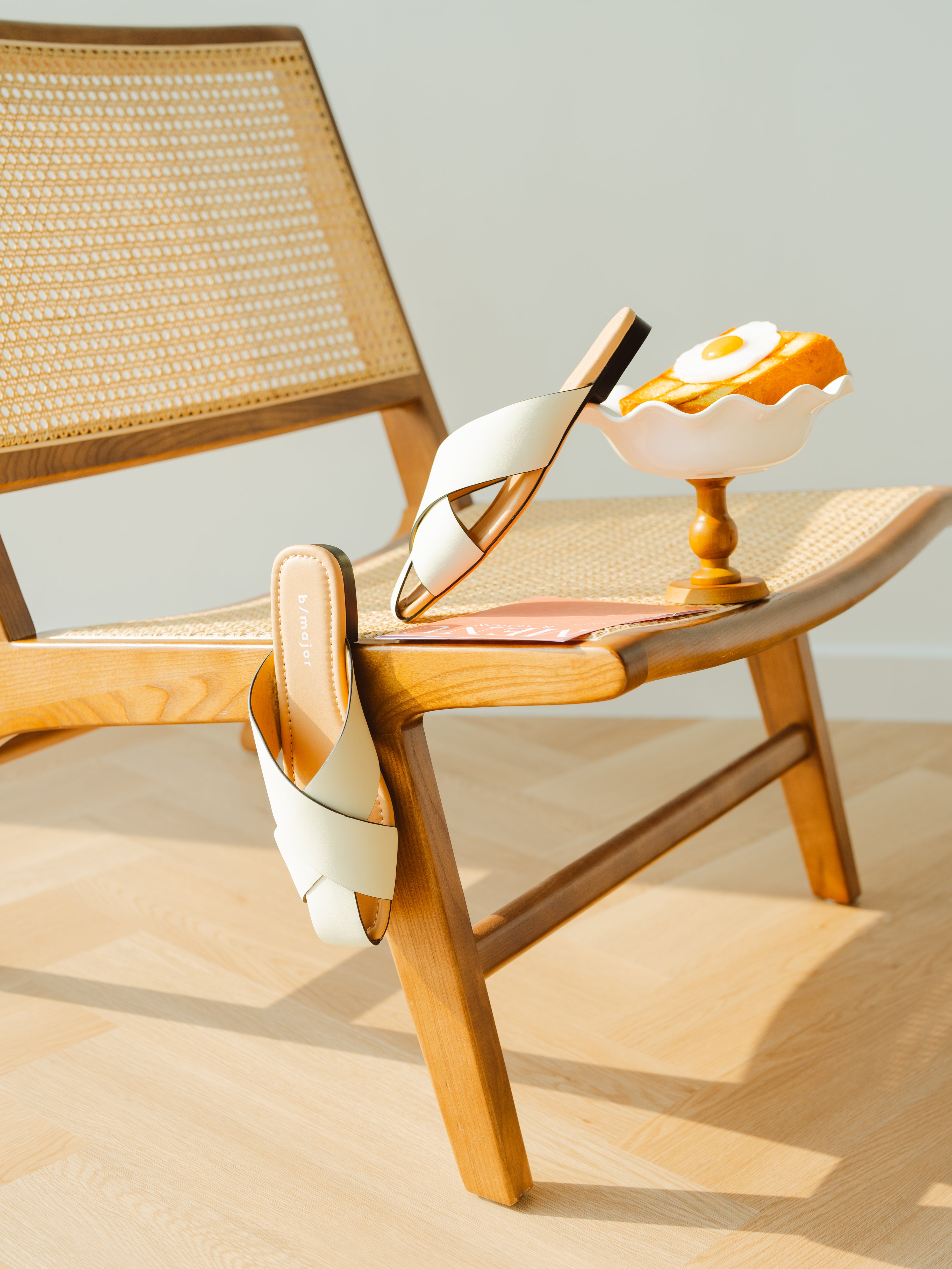 EVIA Sandals - White