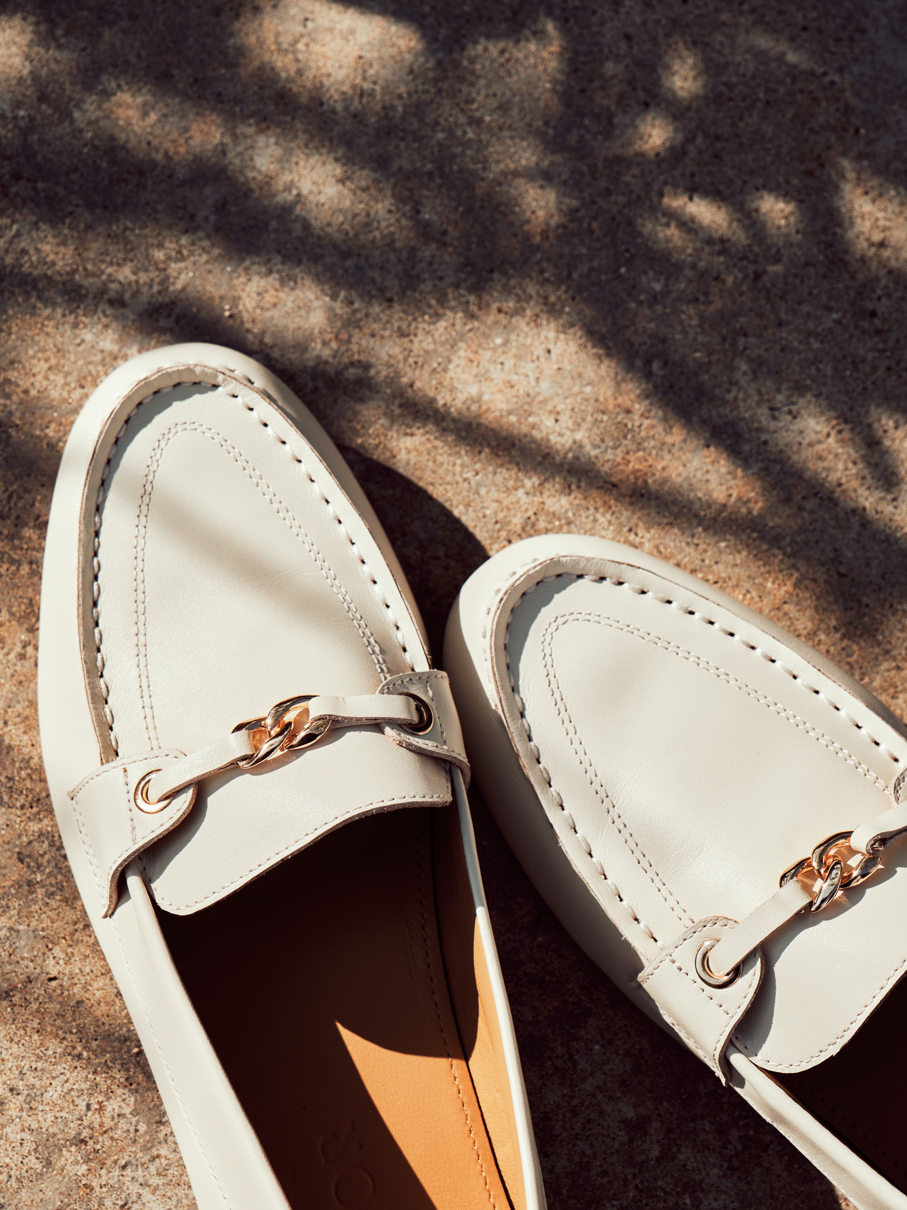 HENNIE Loafers - White
