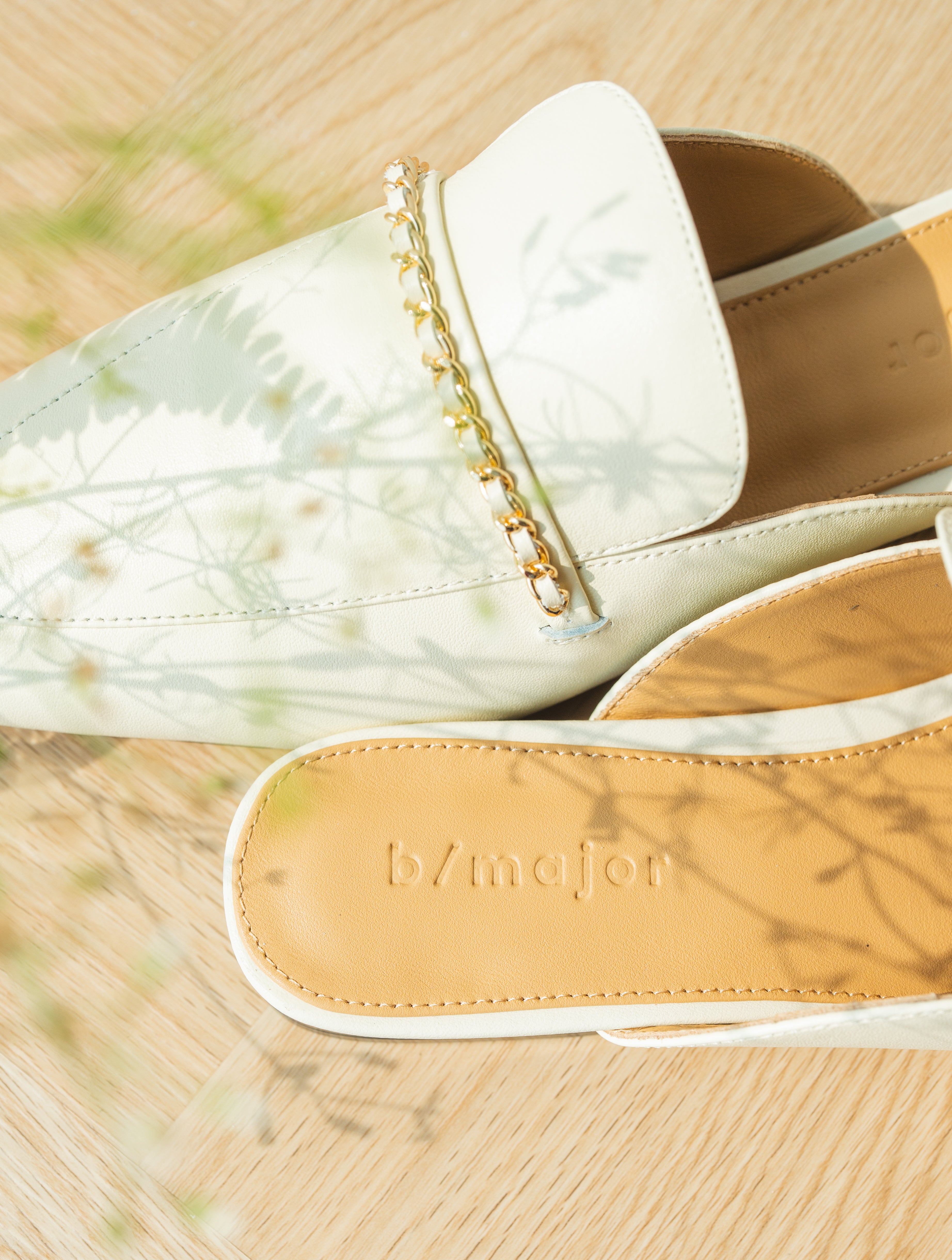 HANA Mules - White