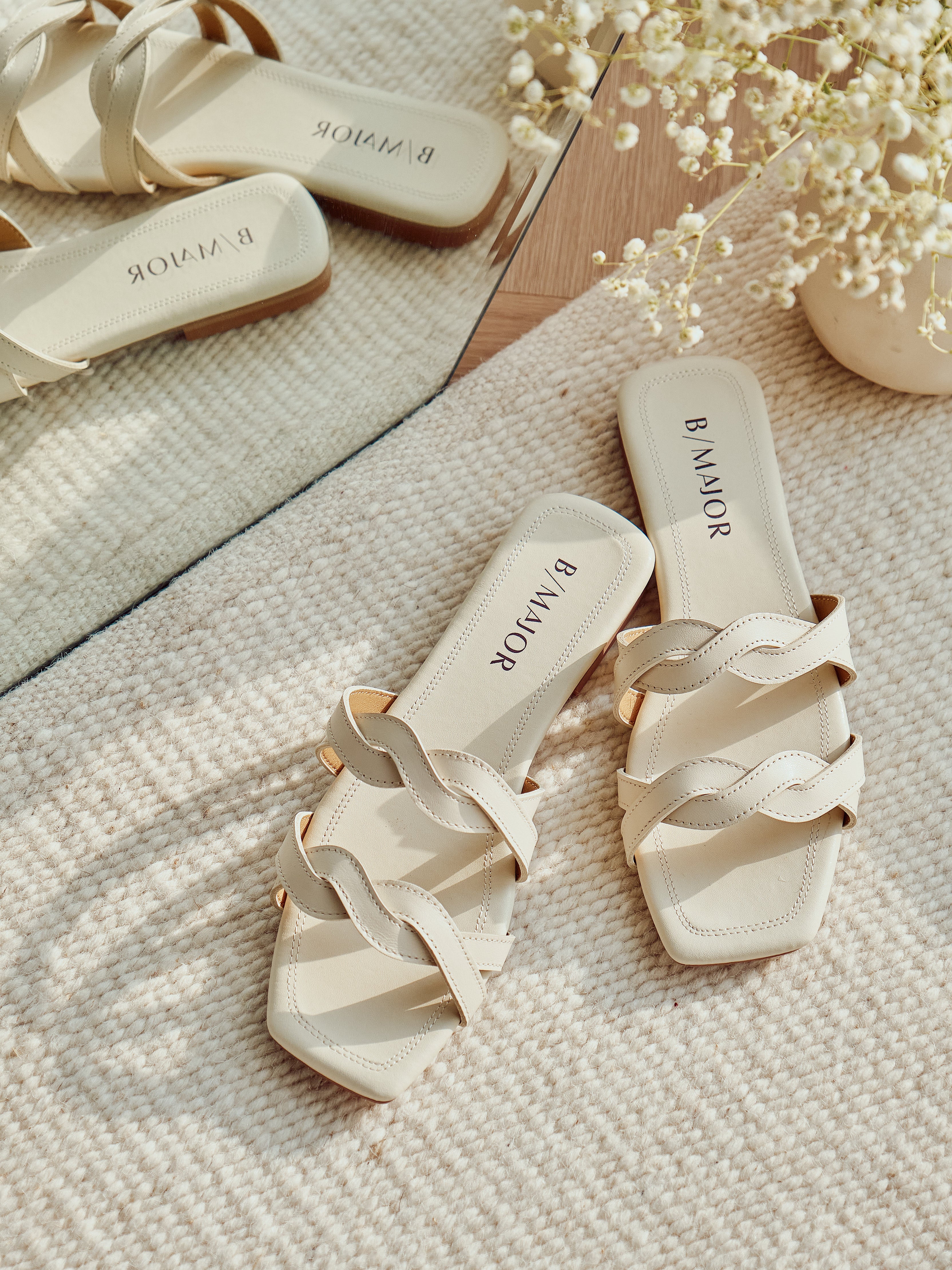 LUCIA Sandals - White