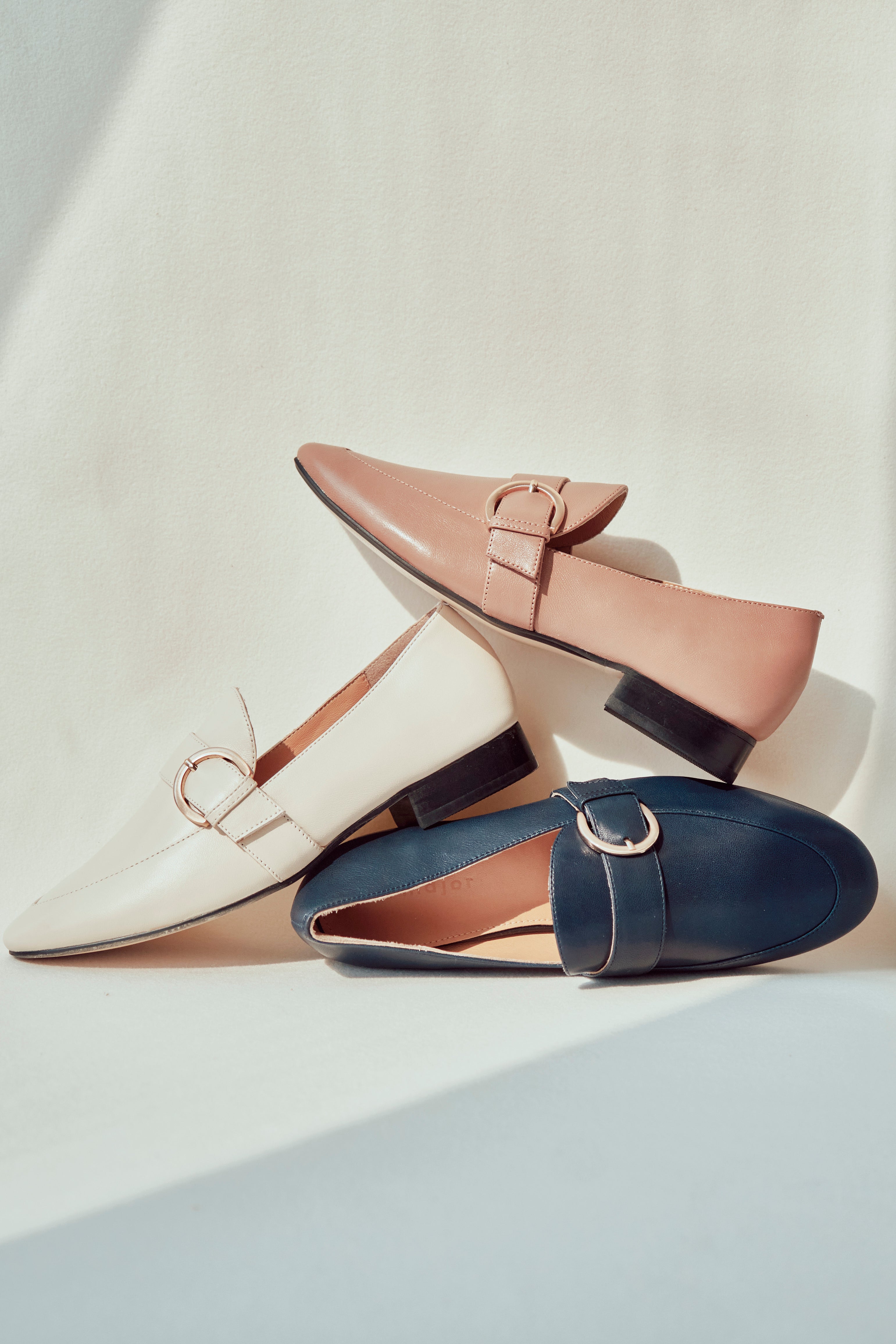 VEEZ Loafers - White