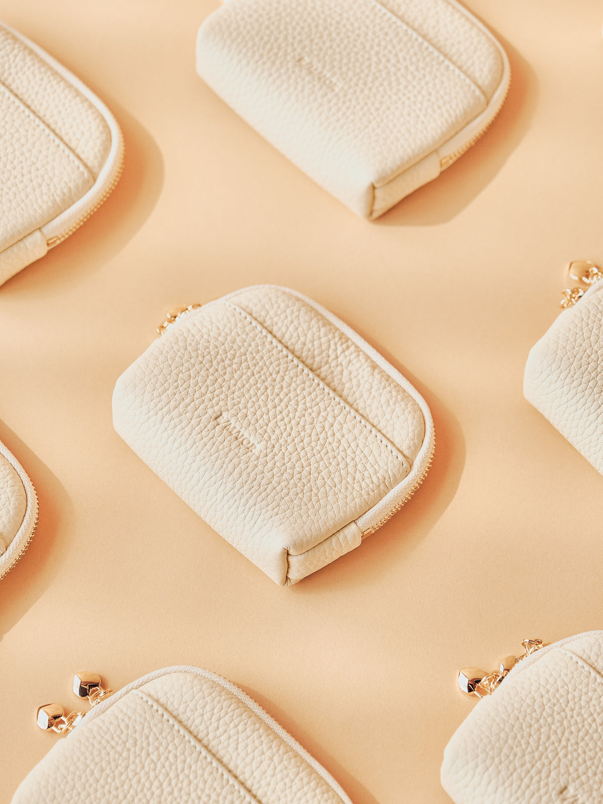 B/MAJOR White Leather Pouch✨