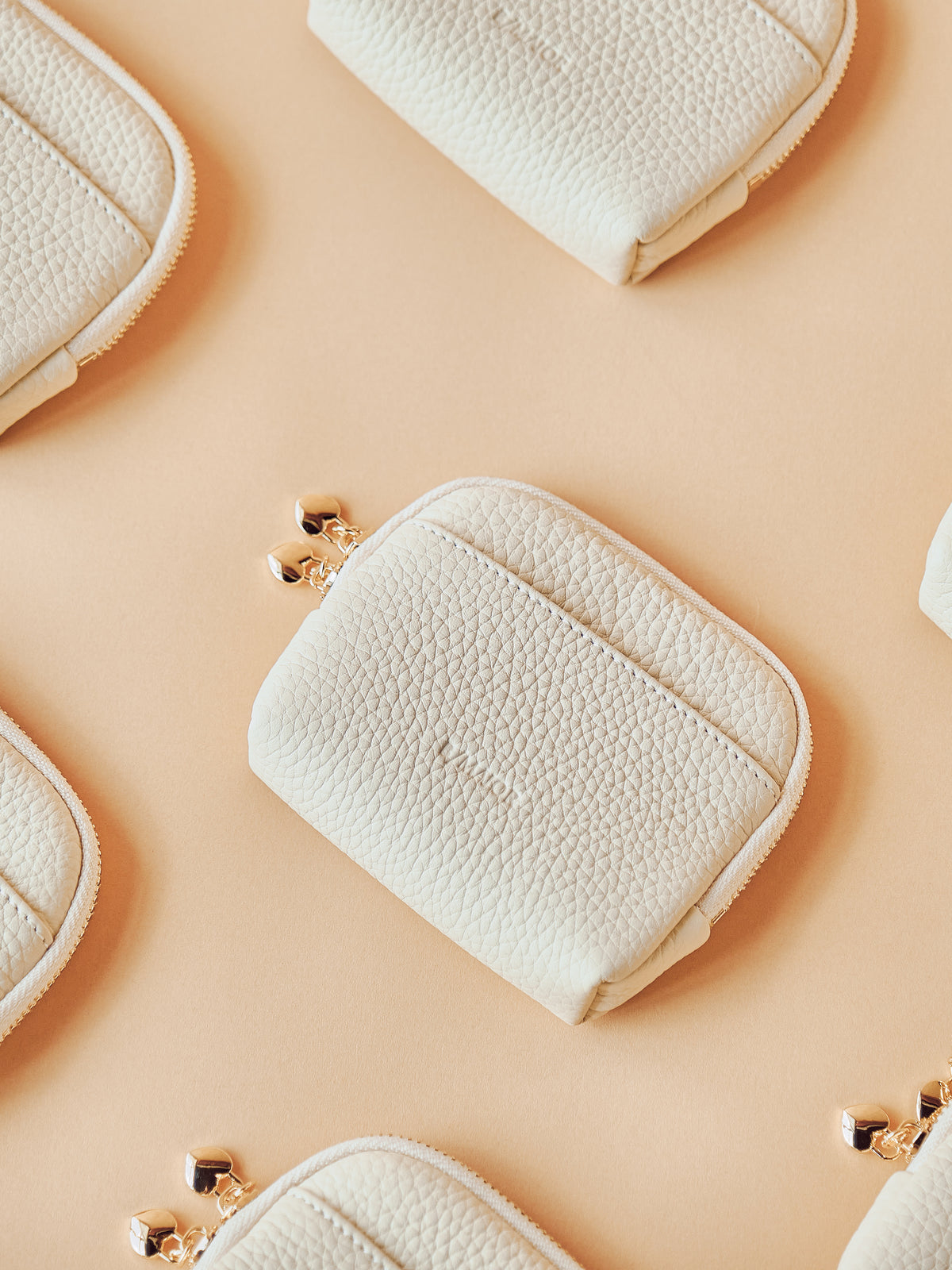 B/MAJOR White Leather Pouch✨