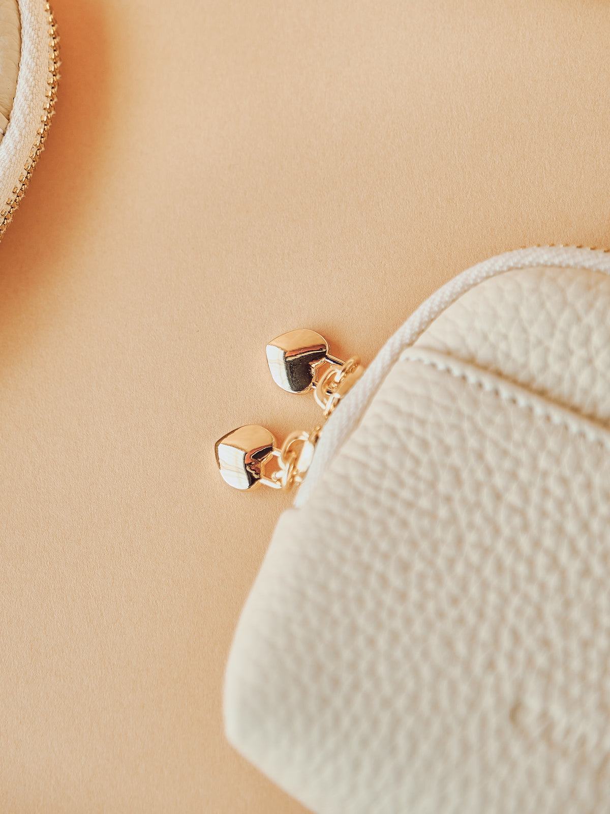 B/MAJOR White Leather Pouch✨