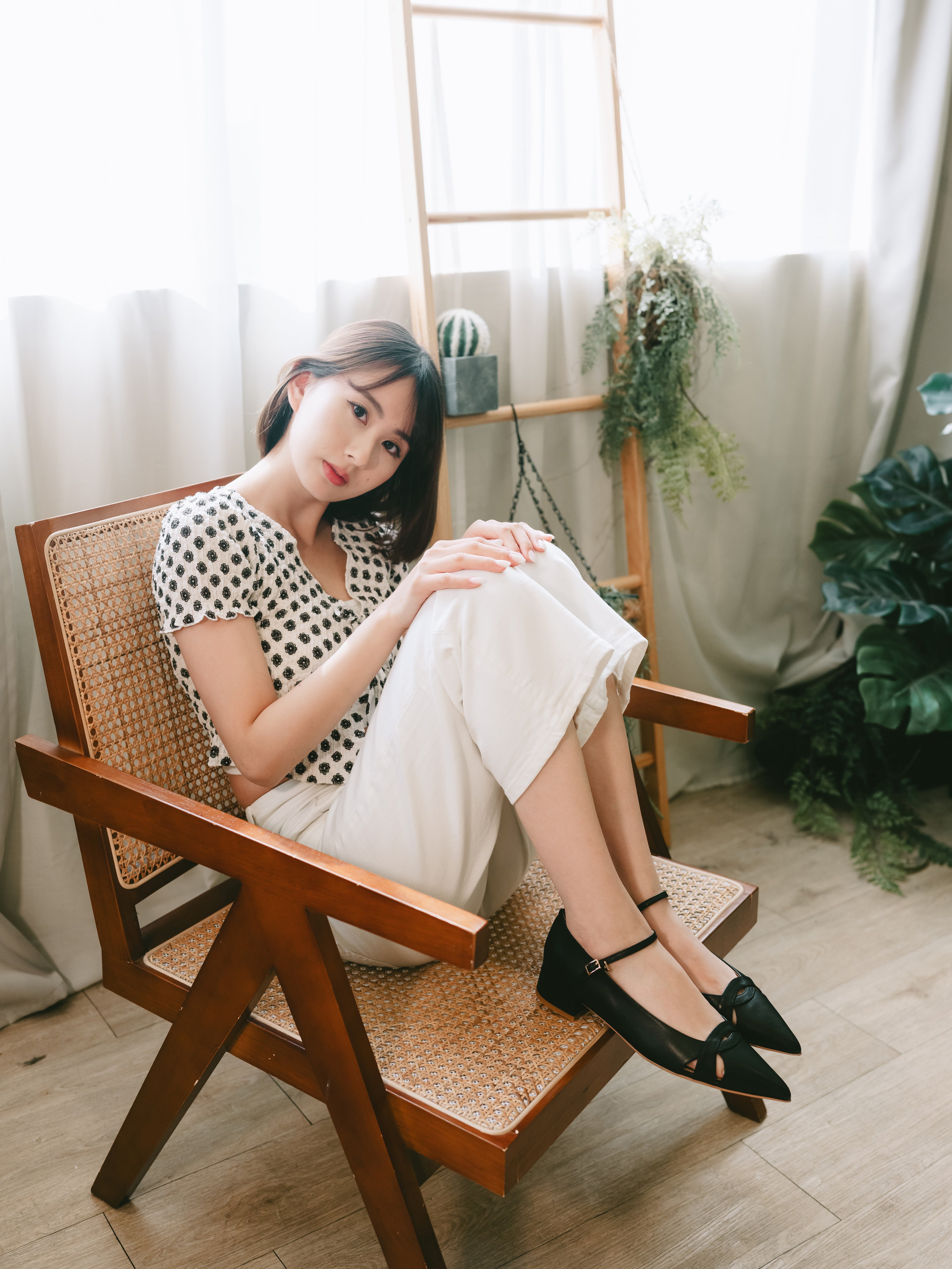 SERENA Flats - Black (pre-order 2 weeks)