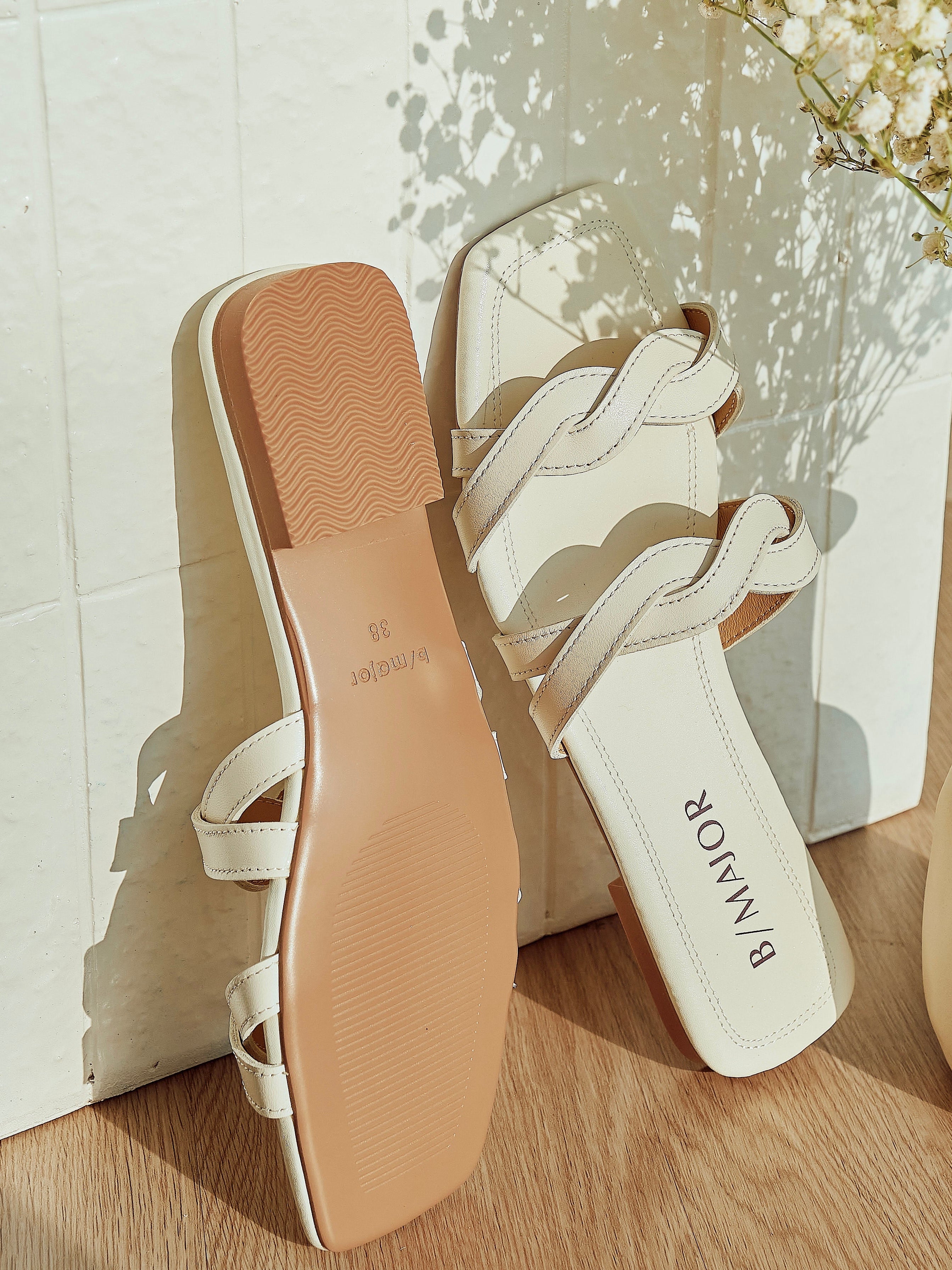 LUCIA Sandals - White