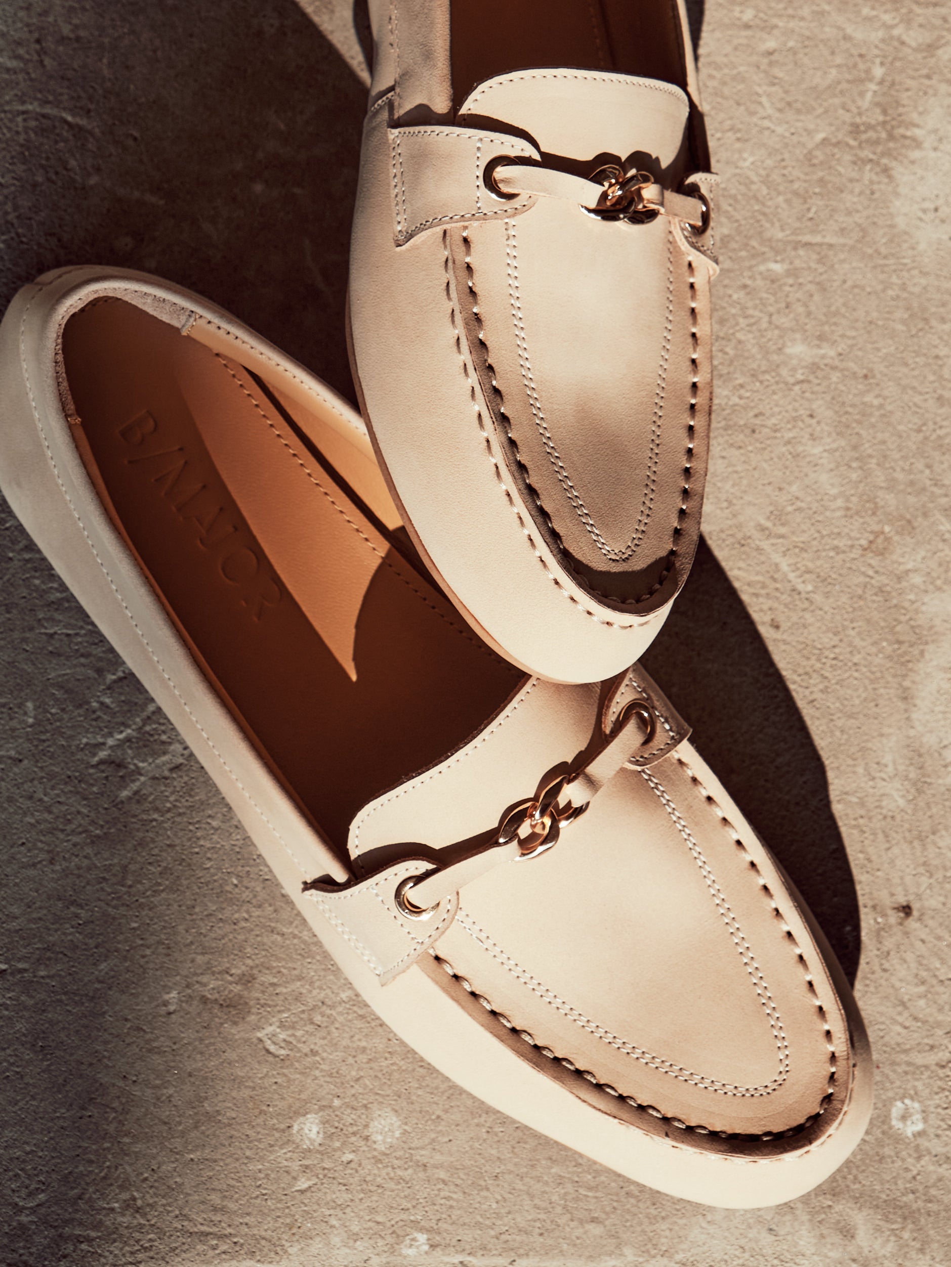 HENNIE Loafers - Beige