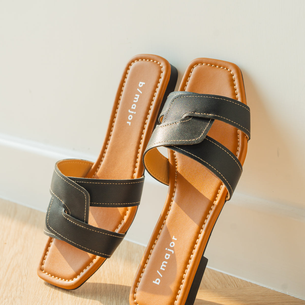 Alibaba Flat Black Shoe Polish RESERA Sandals Black